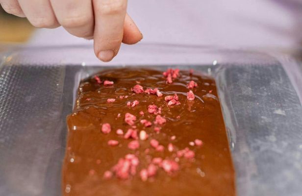 Chocolate bar making
