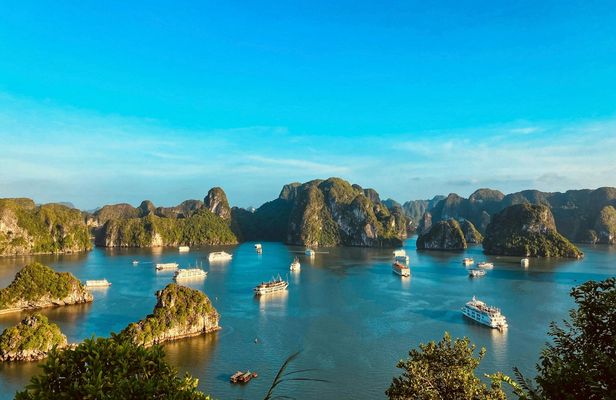 2-day boat cruise of Halong Bay from Hanoi with overnight in a private cabin