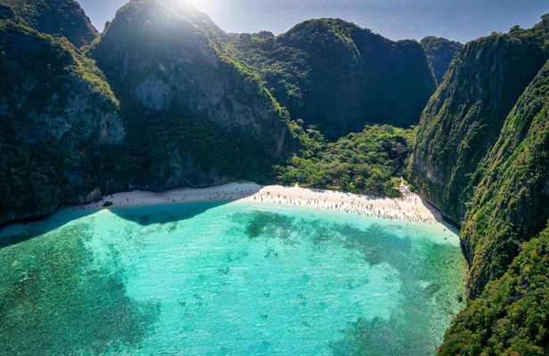 Full-day Phi Phi Islands tour from Phuket with buffet lunch