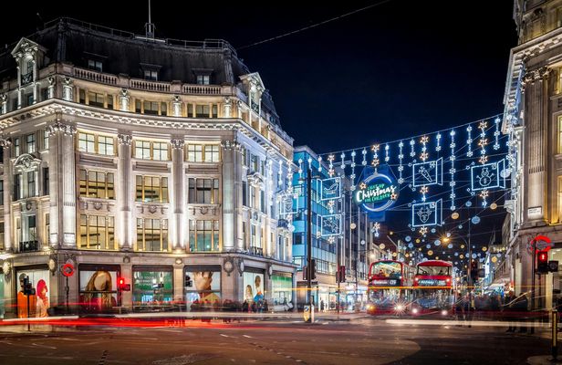 London Christmas lights open top bus tour and return Thames trip