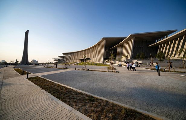 Vietnam Military History Museum with optional historic landmarks