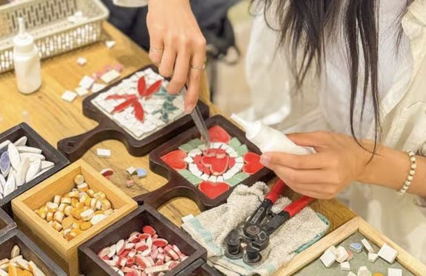 Mosaic-making workshop with a local artist in Hanoi