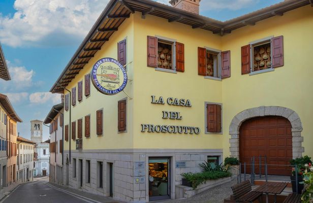 San Daniele prosciutto factory visit with tasting lunch