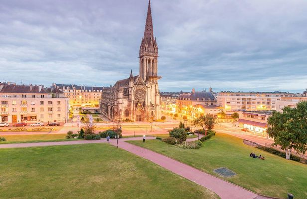 Caen walking tour with a local