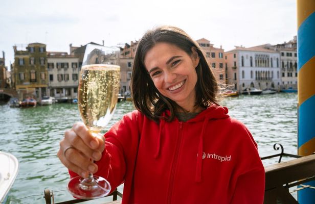 Off the beaten paths Venice walking tour with tastings