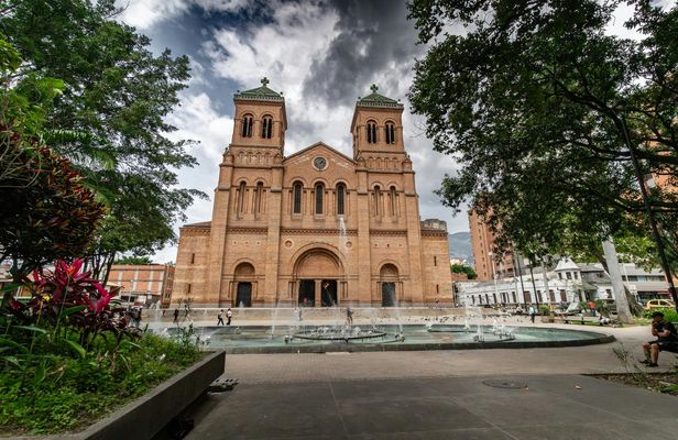 Medellín highlights private tour with Metrocable ride