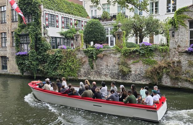 Bruges guided walking and boat tour