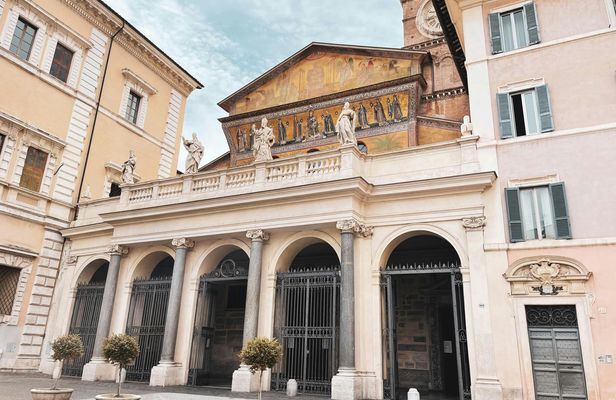Trastevere walking and food tasting tour in Rome