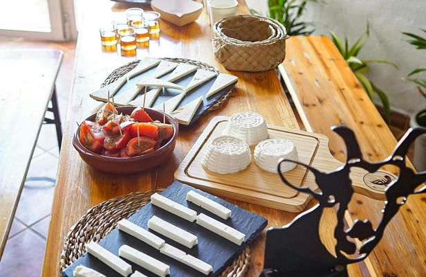 Fuerteventura goat cheese-making workshop with tasting