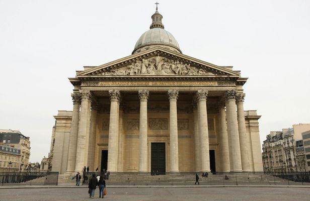 Paris Latin Quarter walking tour and Pantheon entry ticket