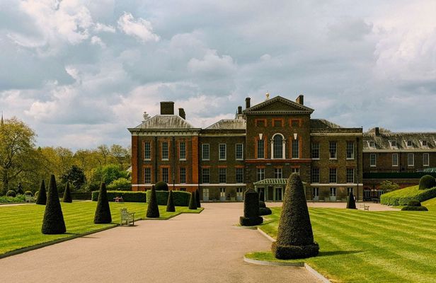 Kensington Palace and Royal Gardens walking tour with entry