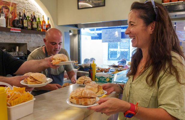 Lisbon's Baixa and Mouraria guided culinary tour