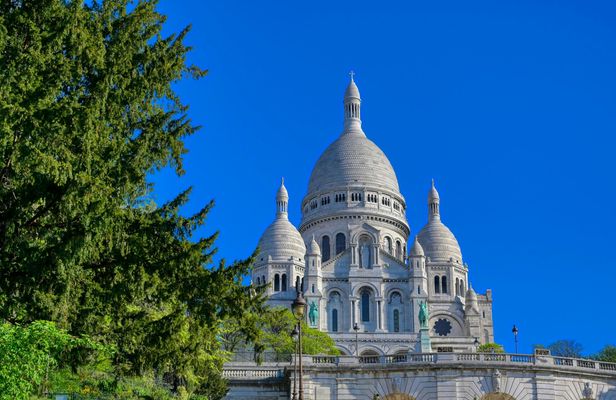 Montmartre guided walking tour
