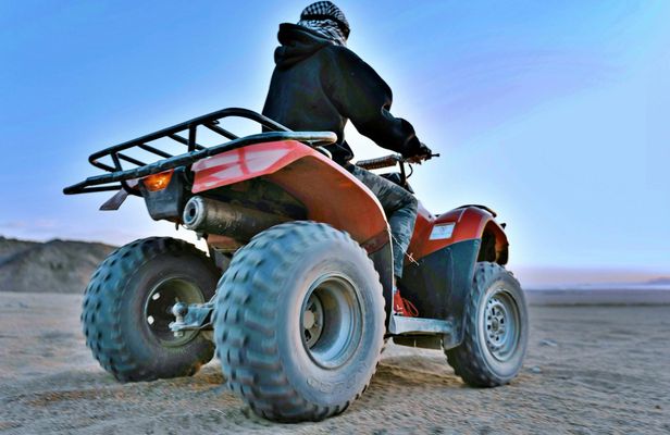 Quad bike ride in Hurghada desert with Bedouin tea tasting