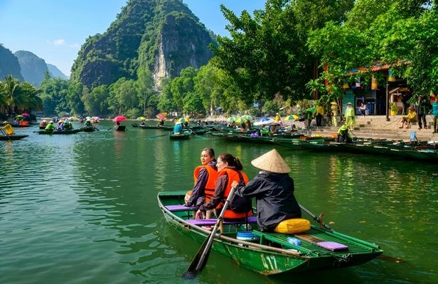 Ninh Bình afternoon tour from Hanoi with lantern boat and dinner