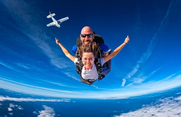 Tandem skydive activity in Gran Canaria