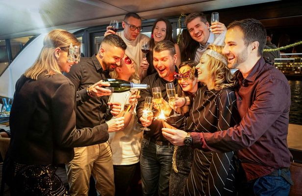 New Year’s Eve midnight prosecco cruise