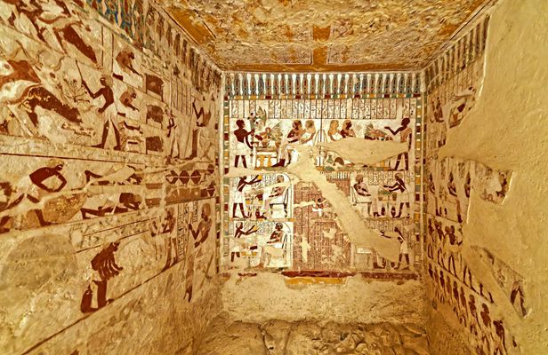 Guided tour of Valley of the Nobles, Medinat Habu and The Ramesseum from Luxor