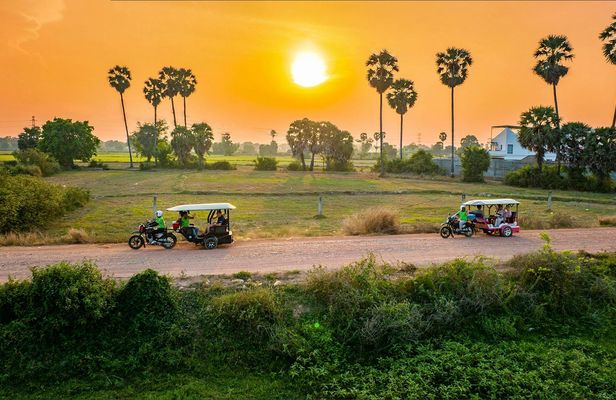 Lotus Silk Farm tour and countryside sunset by tuk-tuk in Siem Reap