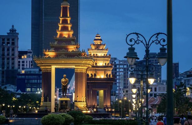 Phnom Penh evening city highlight tour with sunset cruise by tuk-tuk