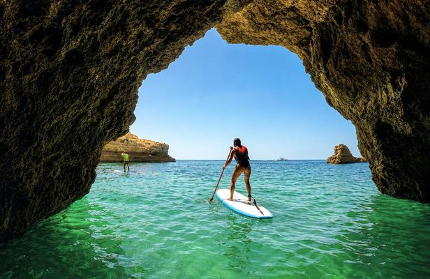 Stand-up paddle caves tour in Albufeira
