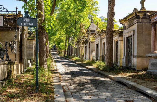 Paris iconic graves tour through Père Lachaise and Montparnasse