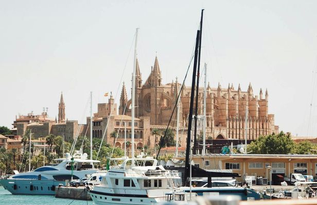 Palma city cruise with iconic sights