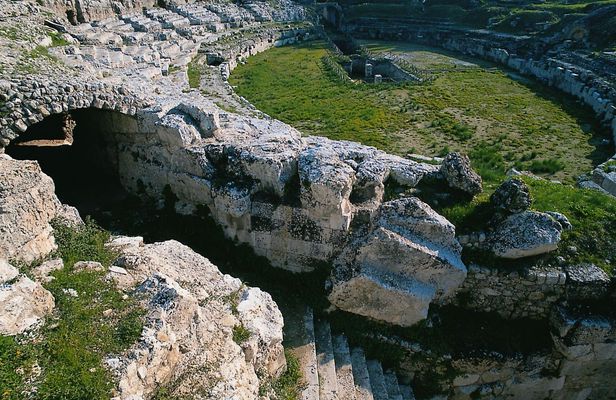 Syracuse and Ortygia Island guided tour from Taormina