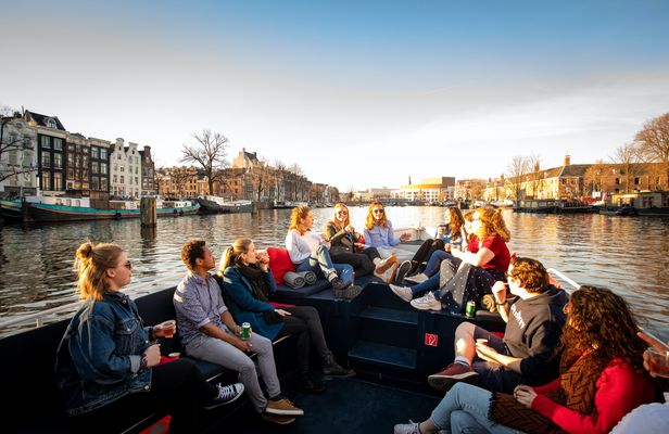 Amsterdam walking tour with canal cruise
