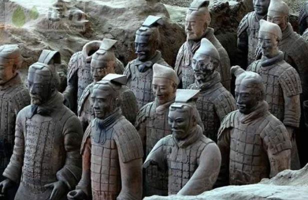 Private Xi’an Day Tour: Terracotta Warriors & City Wall & Mosque