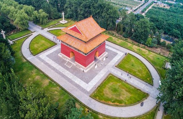 Beijing Private Day Tour: Mutianyu Great Wall and Changling Tomb