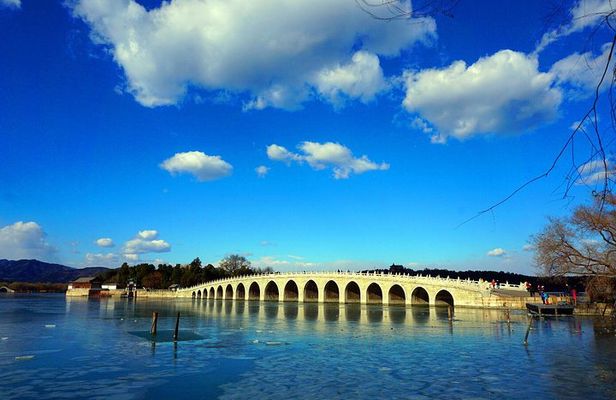 Beijing Private Day Tour: Summer Palace and Mutianyu Great Wall