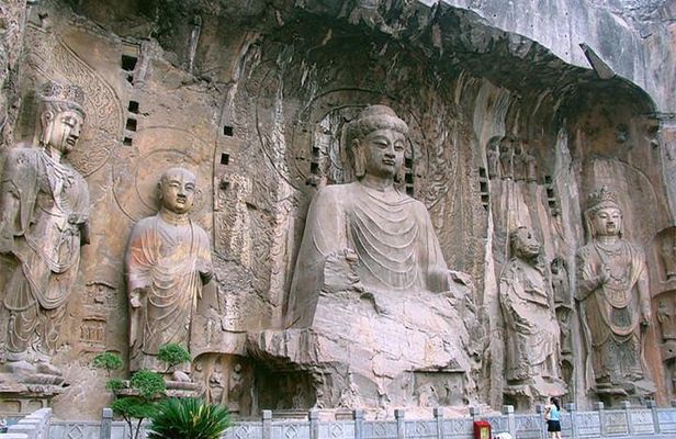 Louyang Day Tour from Xian: Longmen Grottoes and Shaolin Temple