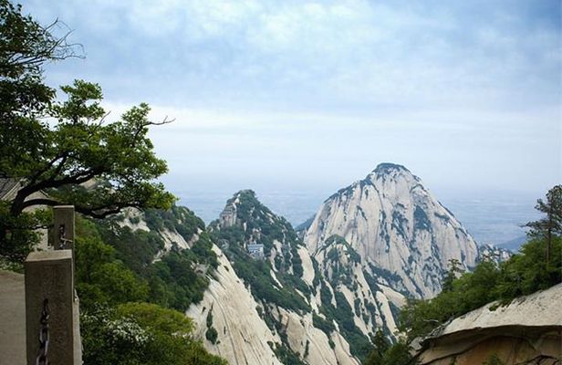2-Day Xi'an Private Tour: Mount Huashan and Terracotta Warriors