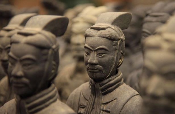 Private Xian Highlight Tour: 6 Hours Terracotta Warriors and Local Snack