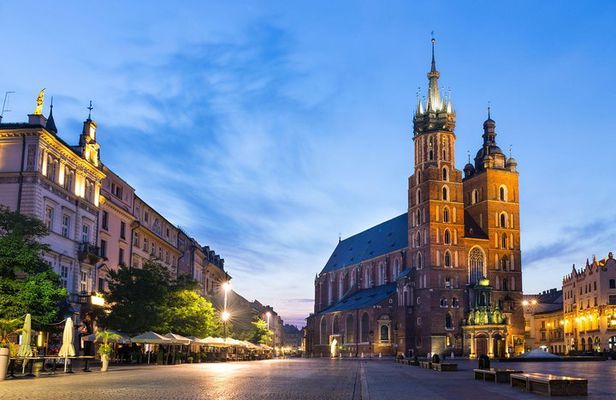 Krakow Private Walking Tour with Schindler's Factory