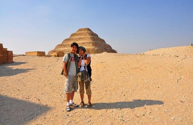 Optional Giza pyramids,Sphinx Sakkara,Dahshuh,Memphis,Camel