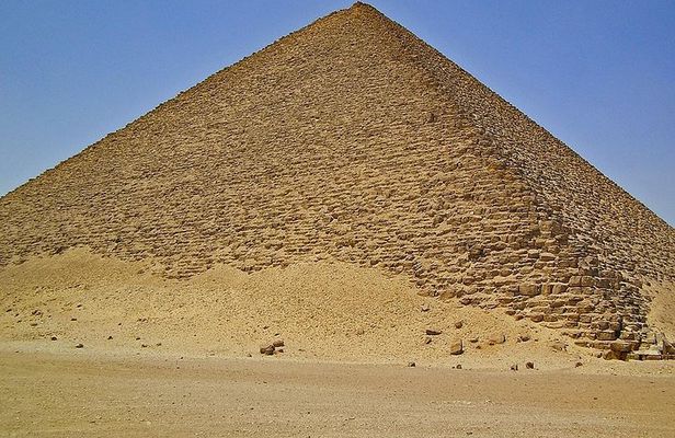 Private day tour to Dahshur and Egyptian museum