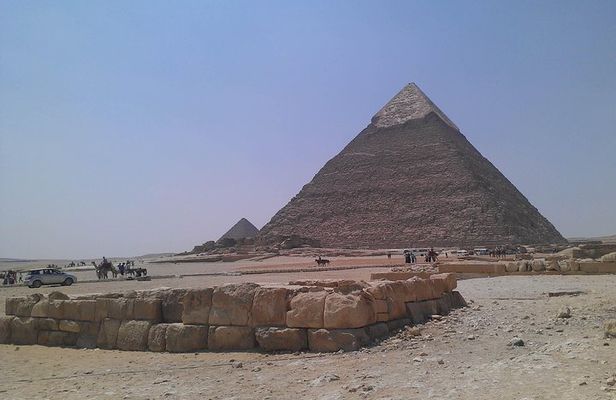 Cairo day trip to Giza Pyramids, Memphis and Sakkara Pyramids