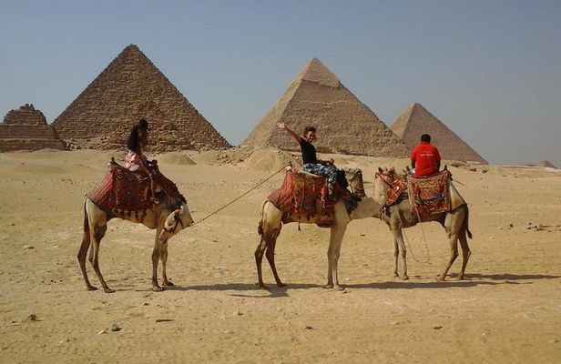 Cairo Full-Day Tours to Giza Pyramids ,Egyptian Museum & Bazaar