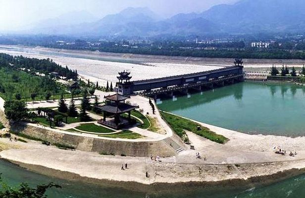 Mount Qingcheng and Dujiangyan Dam Guided Day Trip from Chengdu