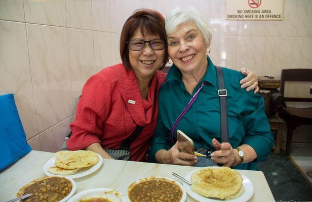 Full Day Food Tour Of Delhi with a chef. Includes Tea Tasting