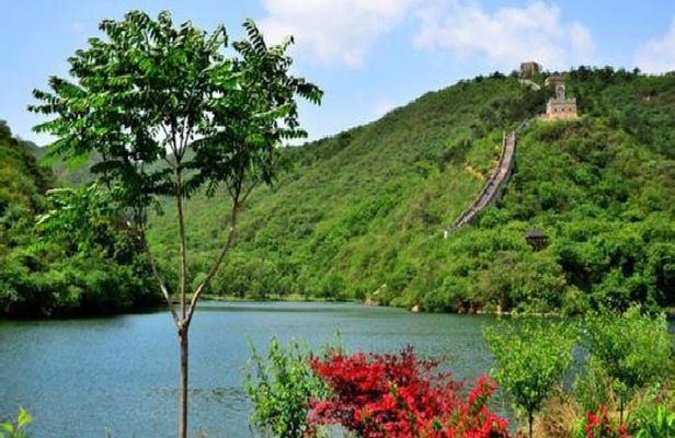 All-Inclusive Private Day Trip to Mutianyu and Huanghuacheng Water Great Wall