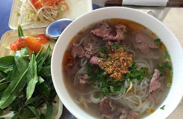 Morning food tour: 11 dishes, white rose making and foot massage