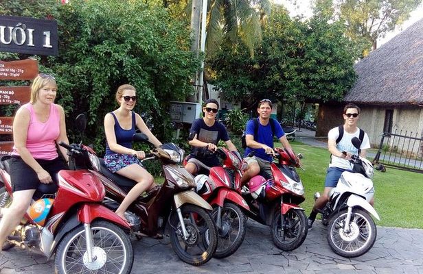 Small group Saigon Inside Out by Motorbike for 3 Hours