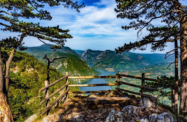 Sarajevo to/from Belgrade UNESCO Transfer Day Tour (Fees Incl.)
