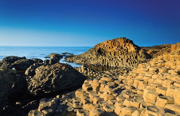 Guided Day Tour of Giant's Causeway from Belfast by Comfortable Coach