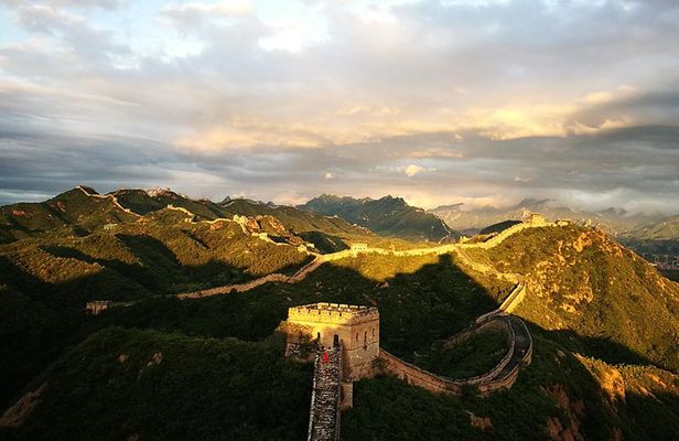 Private Trekking Tour from Gubeikou to Jinshanling Greatwall