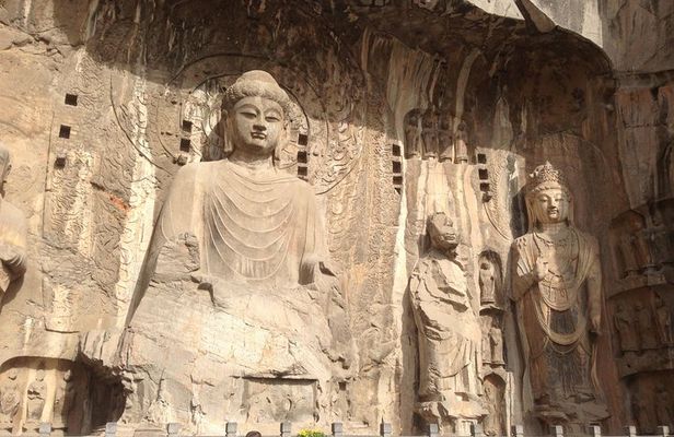 Luoyang Highlights Day Trip of Longmen Grottoes and Shaolin Temple