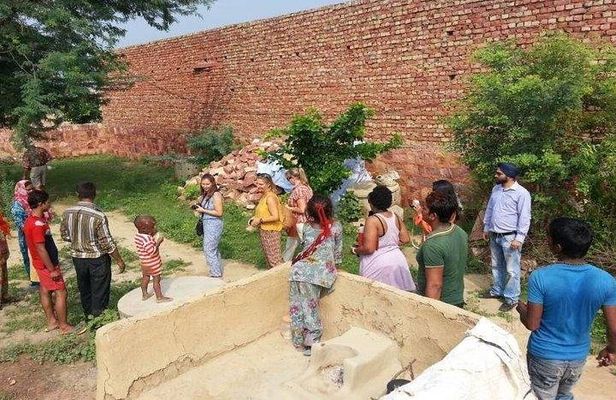 Agra & Fatehpur Sikri Historical Tour with Korai Village